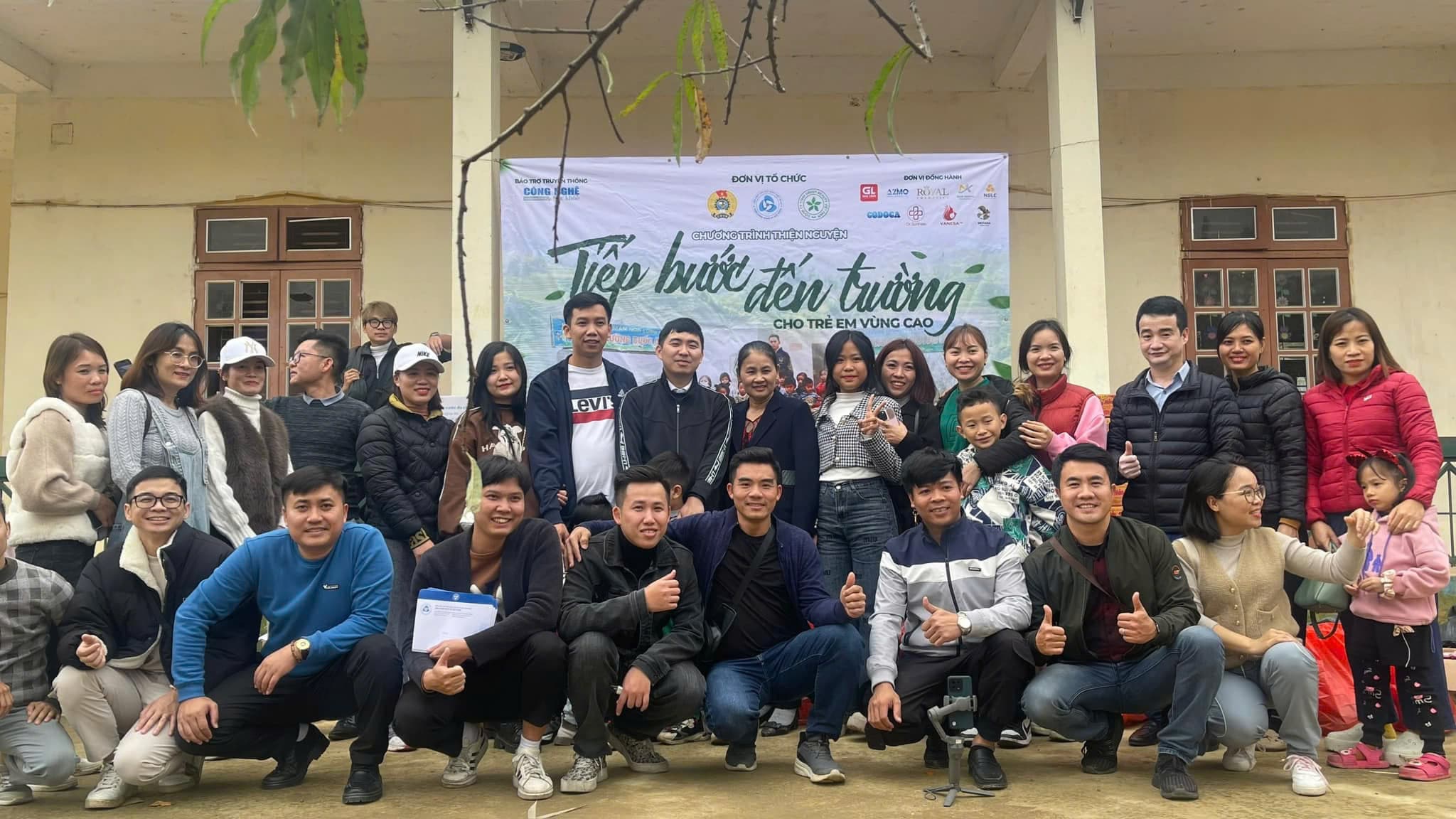 Đội ngũ Namora Global tham gia chương trình thiện nguyện Tiếp bước đến trường